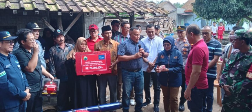 Tak Kenal Hari Libur, Bupati Nanang Ermanto Terus Gulirkan Bantuan Bedah Rumah