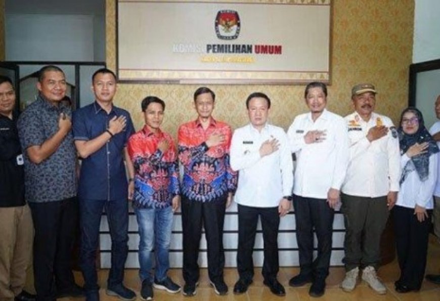 Pj Bupati Pringsewu Tinjau KPU untuk Dukung Persiapan Pilkada 2024