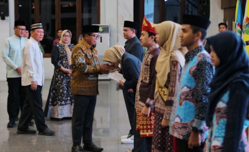 Penjabat Gubernur Lampung Lepas Kafilah Provinsi Lampung untuk mengikuti MTQ Tingkat Nasional XXX di Kalimantan Timur