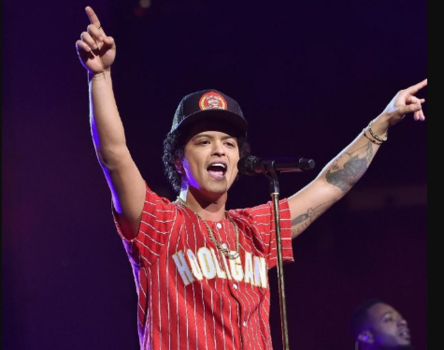 Bruno Mars Guncang Hari Pertama Konser di Jakarta International Stadium