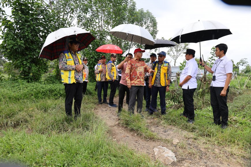 Pj Bupati Nukman Dampingi Anggota DPR RI Mukhlis Basri Reses di Lampung Barat