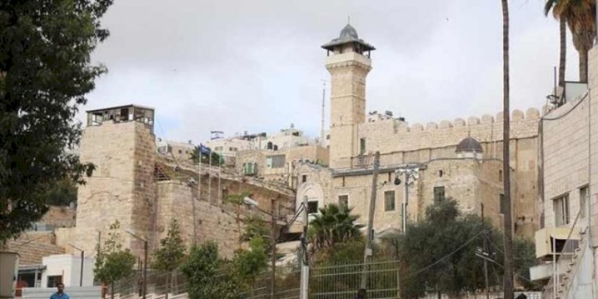 Pasukan Israel Larang Kumandangkan Adzan di Masjid Ibrahimi