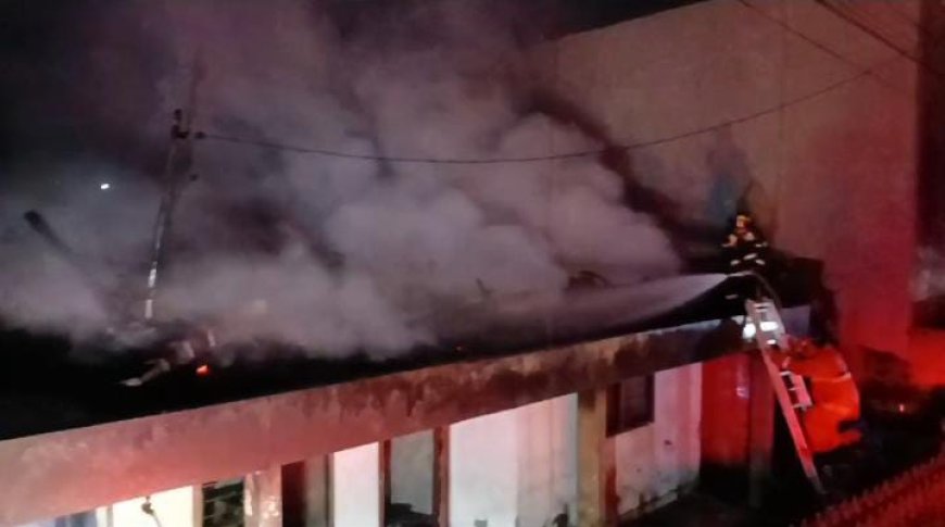 Kebakaran di JL. ZA Pagar Alam Gg. Cengkeh 1, Satu Rumah Hangus Terbakar