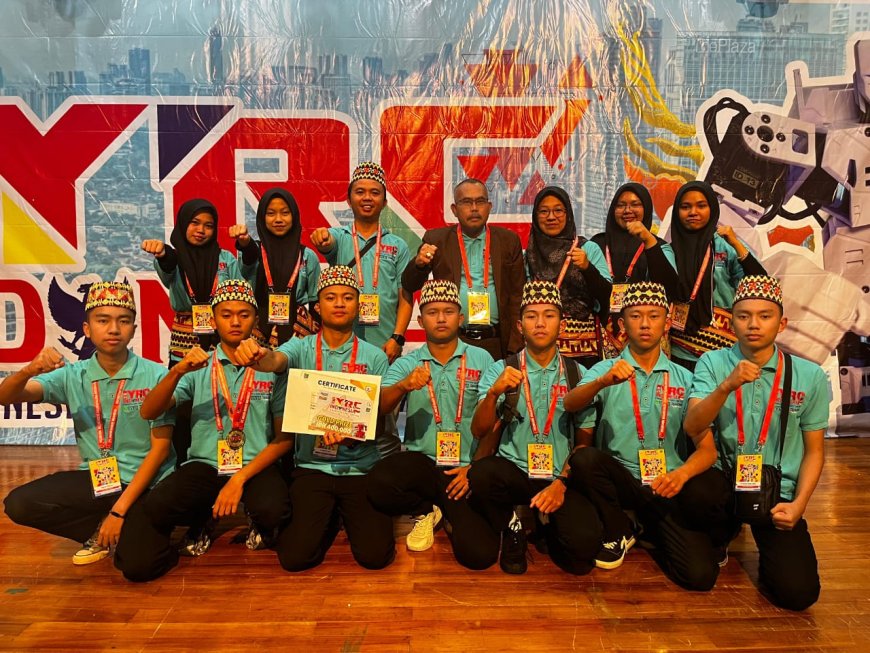 Robotik MAN 1 Lampung Barat Raih Emas di Indonesia Youth Robot Competition 2025
