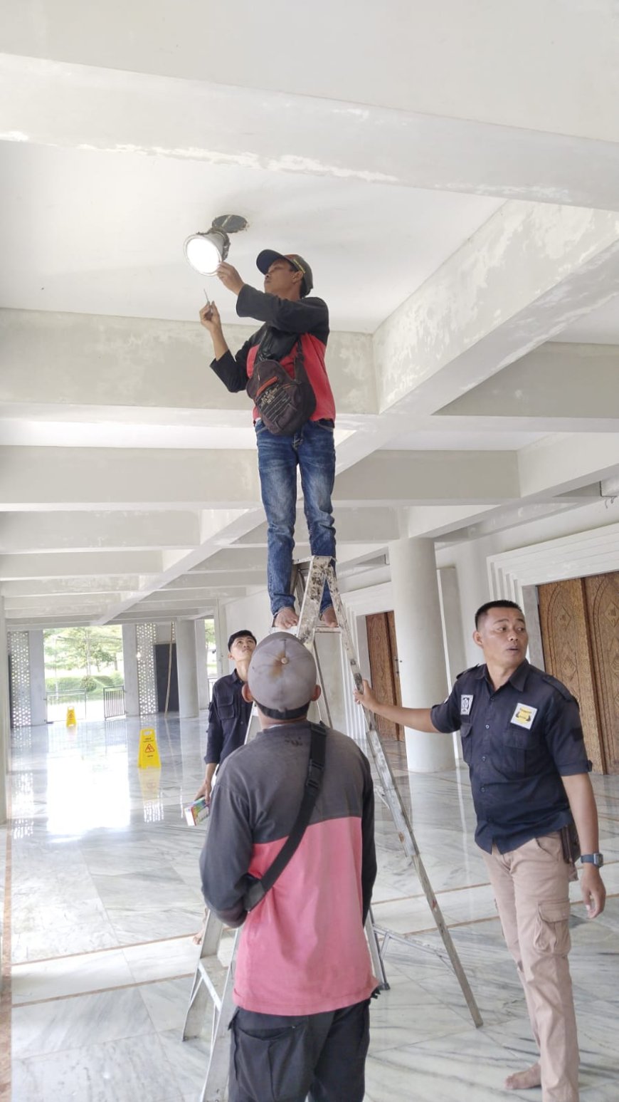 Sambut Idul Adha 1446 H, Islamic Center Lampung Barat Gelar Aksi Bersih-Bersih
