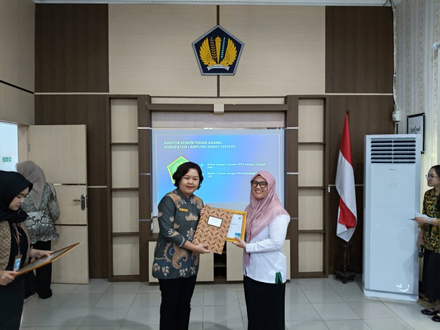 Kemenag Lampung Barat Borong 17 Penghargaan di Ajang Sekala Awards 2025