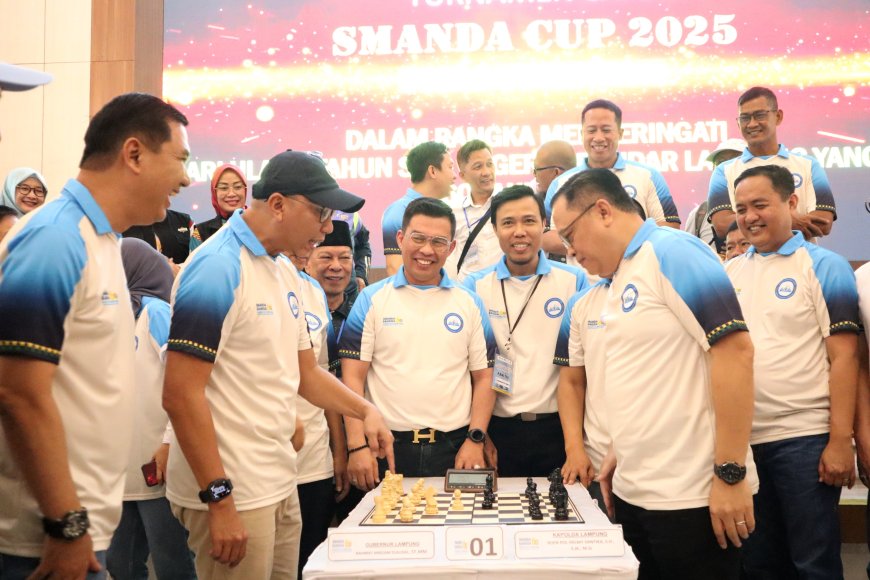Duel Gubernur Versus Kapolda Lampung Dipembukaan SMANDA CUP 2025