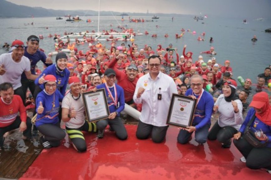 Gubernur Mirza Pimpin Upacara Kemerdekaan RI  di Laut Mutun